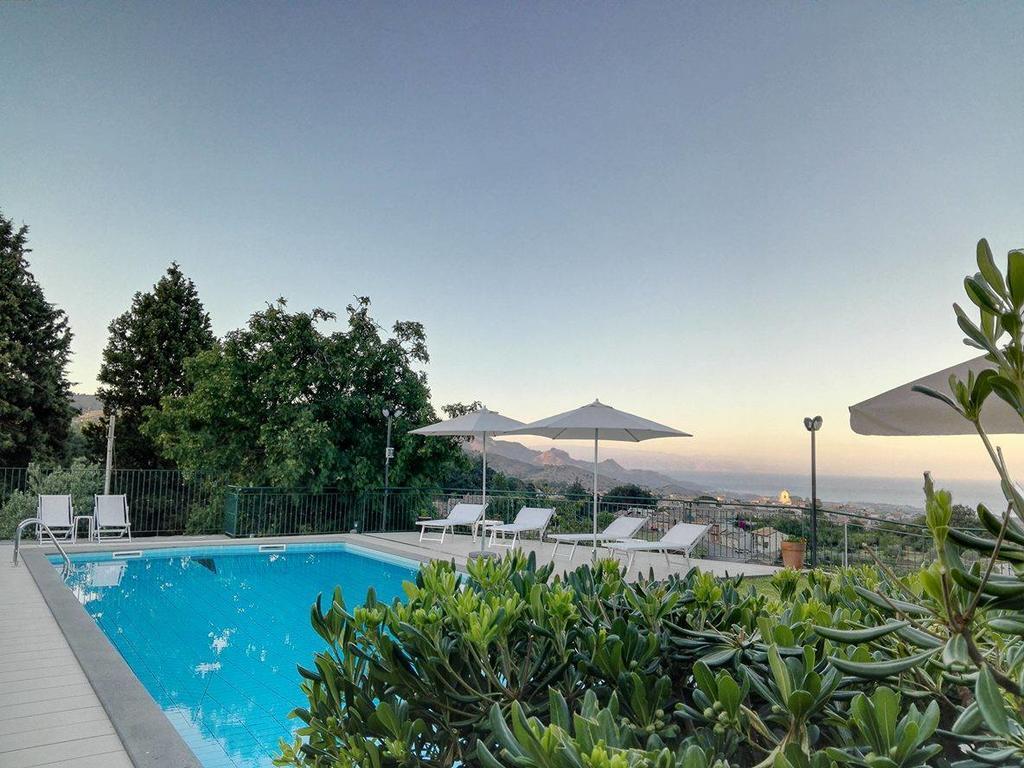 Villa Capogrecale - Piscina Riscaldata П'єдімонте-Етнео Екстер'єр фото